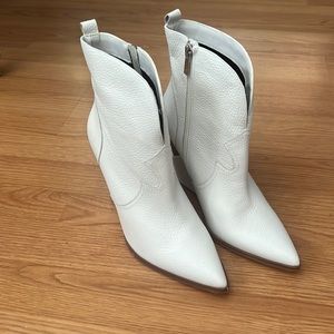 Brand new Jessica Simpson boots!